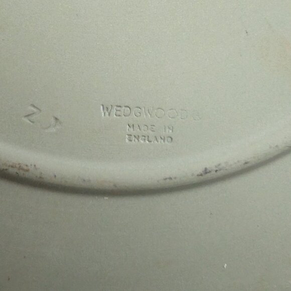 Vtg Wedgewood Jasperware William Shakespeare Plate Green Embossed Relief 8" - Picture 7 of 8